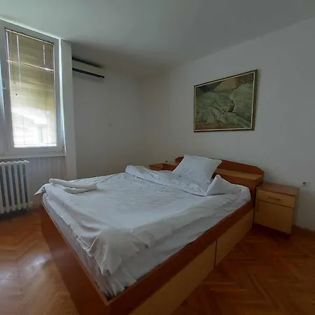 Compass 4 - Central Cosy Apartment *