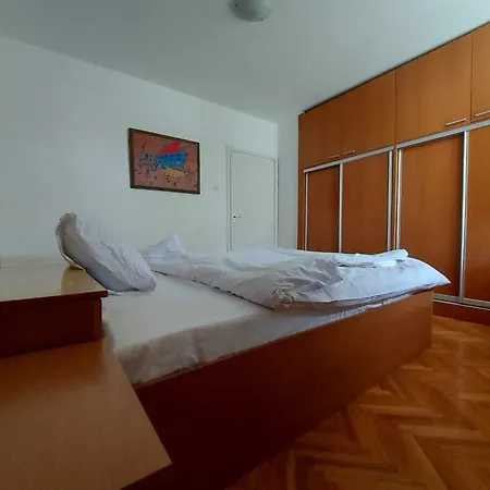 Apartment Compass 4 - Central Cosy *