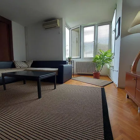 Compass 4 - Central Cosy Apartment Skopje